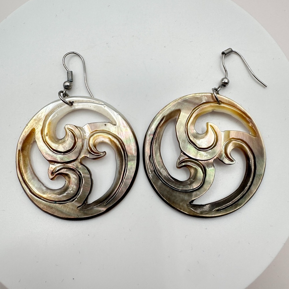 Vintage Y2K Mother of Pearl Carved Swirl Hoop Earrings Women's Jewelry